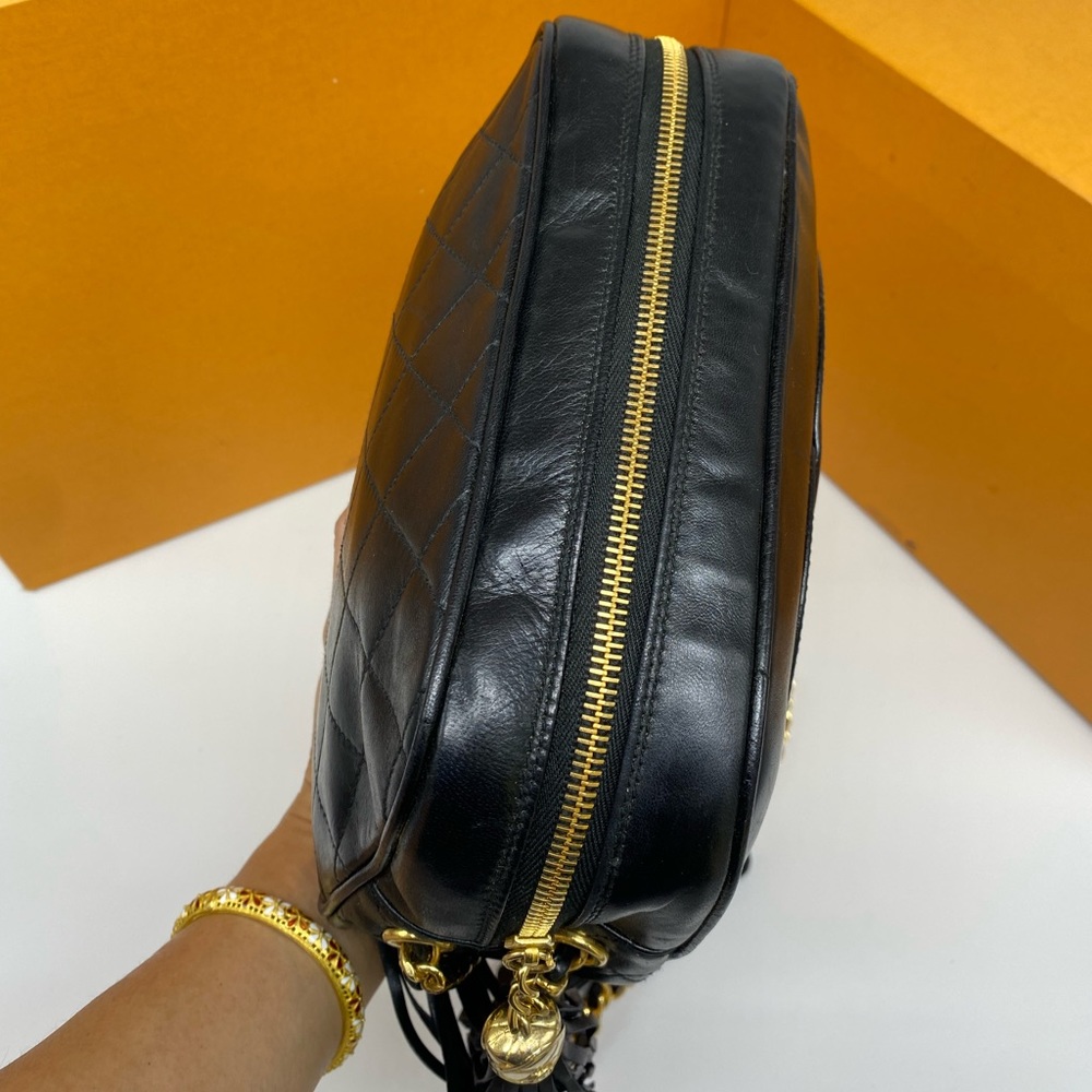 ๐ท๐ทCHANEL ๐ธ๐ธ Black Leather timeless Camera Bag GHW - Picture 7 of 17